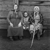 . ДВЕ БАБУШКИ